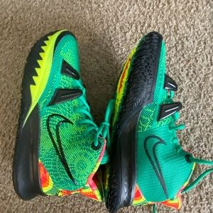 Nike Kyrie Weatherman SZ 8